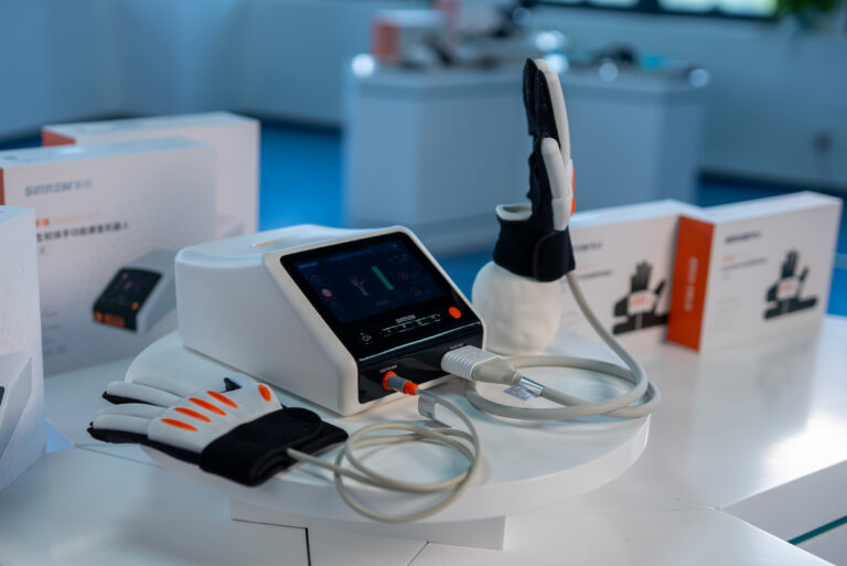 It can be used in multiple scenarios.